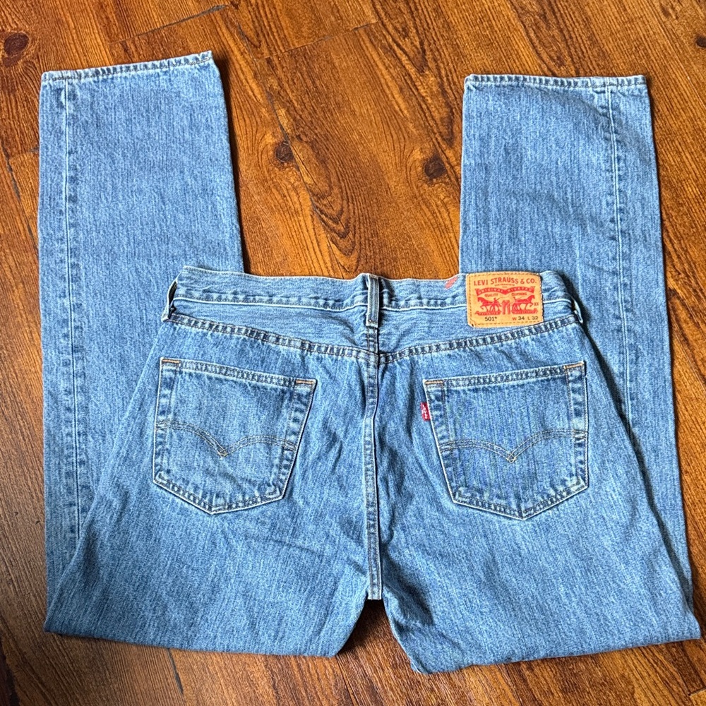 Levi’s 501 Button Fly Straight Blue Jeans Men's Classic Wash Size 34 x 32